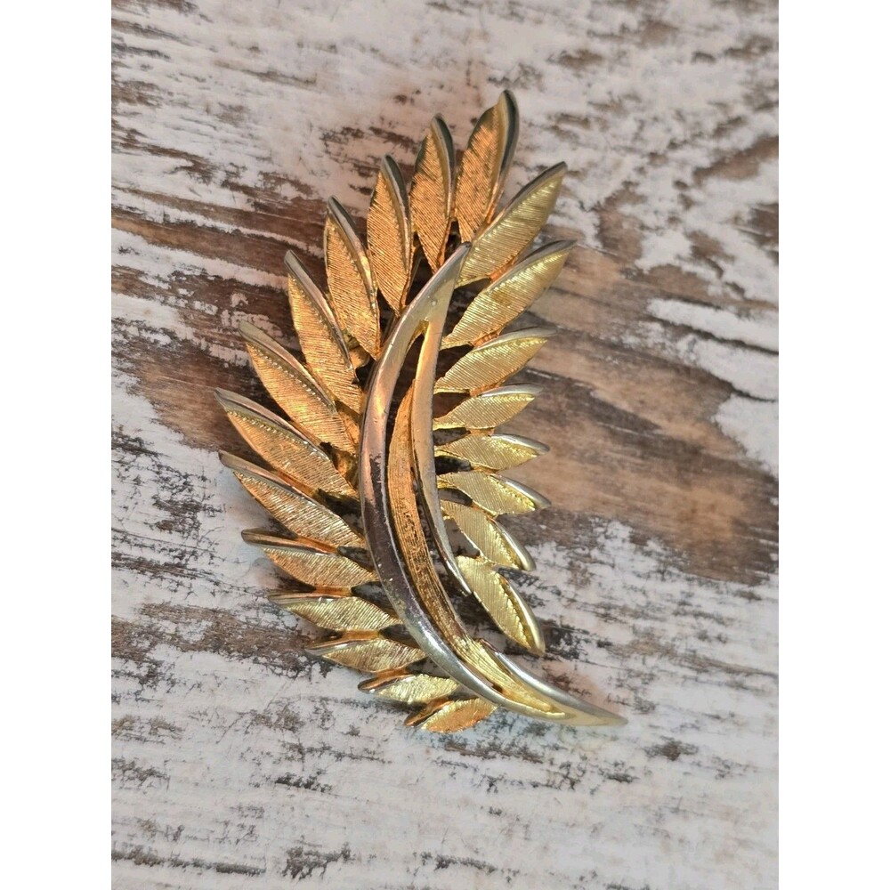 Vintage Gold Tone Leaf Brooch Mid Century Modern Botanical Statement Pin #405